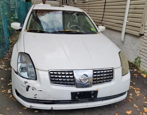 Nissan Maxima '04 SE By Owner Newark, NJ 07112 $2K-2500 White