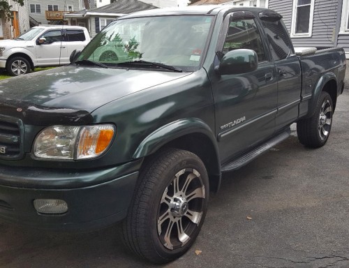 Toyota Tundra Limited '01 Truck Under 5K Lowell, MA 01851 By Owner