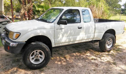 Toyota Tacoma SRS '98 Lifted Pickup $3K-3500 Plantersville, TX 77363