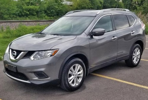 Nissan Rogue '15 AWD SUV Under $10K in Chicago, IL 60631 (GRAY)