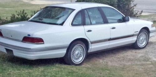 Ford Crown Victoria '92 By Owner in SC Under 2000 (Low